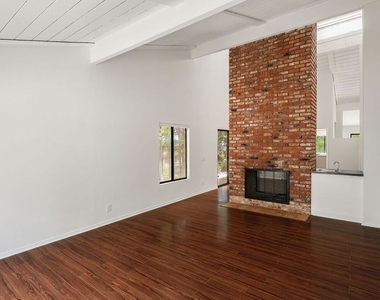 2952 Bottlebrush Drive - Photo Thumbnail 4