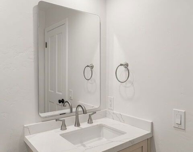 2952 Bottlebrush Drive - Photo Thumbnail 18
