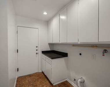 2952 Bottlebrush Drive - Photo Thumbnail 19