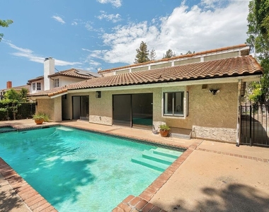 2952 Bottlebrush Drive - Photo Thumbnail 32
