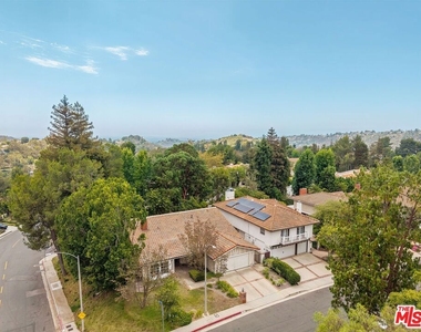 2952 Bottlebrush Drive - Photo Thumbnail 1