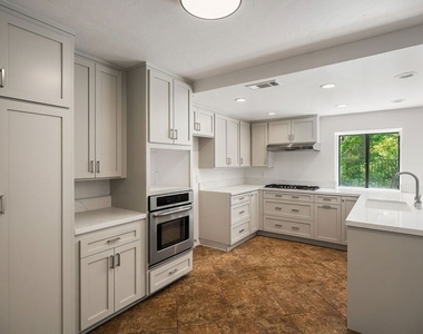 2952 Bottlebrush Drive - Photo Thumbnail 14