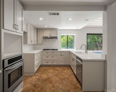 2952 Bottlebrush Drive - Photo Thumbnail 34
