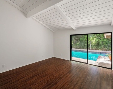 2952 Bottlebrush Drive - Photo Thumbnail 20
