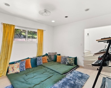 6630 Whitley Terrace - Photo Thumbnail 9