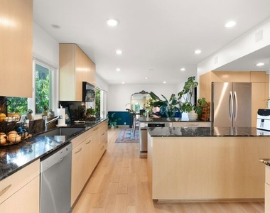 6630 Whitley Terrace - Photo Thumbnail 15