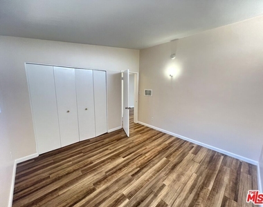 3704 Midvale Avenue - Photo Thumbnail 7
