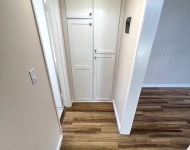 3704 Midvale Avenue - Photo Thumbnail 5