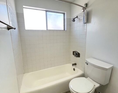 3704 Midvale Avenue - Photo Thumbnail 8