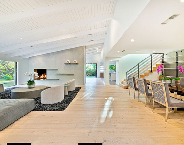 9038 Meredith Place - Photo Thumbnail 6