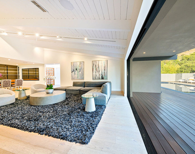 9038 Meredith Place - Photo Thumbnail 11
