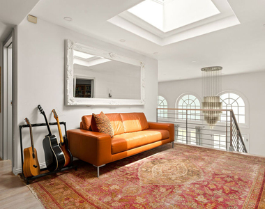8020 Zeus Drive - Photo Thumbnail 11