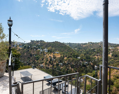 8020 Zeus Drive - Photo Thumbnail 17