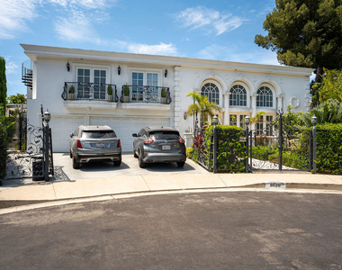 8020 Zeus Drive - Photo Thumbnail 14