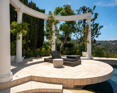 8020 Zeus Drive - Photo Thumbnail 20
