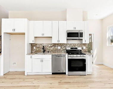 16698 Moorpark Street - Photo Thumbnail 14