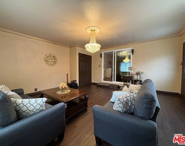 6550 Van Noord Avenue - Photo Thumbnail 12