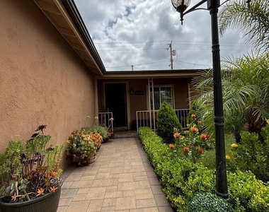 6550 Van Noord Avenue - Photo Thumbnail 28