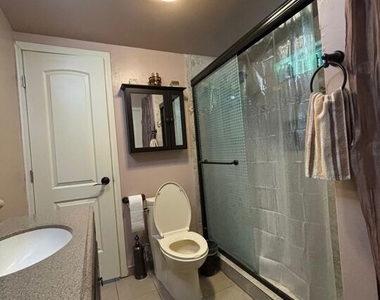 6550 Van Noord Avenue - Photo Thumbnail 20