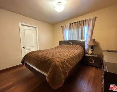 6550 Van Noord Avenue - Photo Thumbnail 18