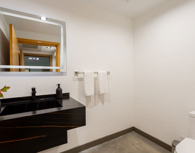 547 N Sweetzer Avenue - Photo Thumbnail 14