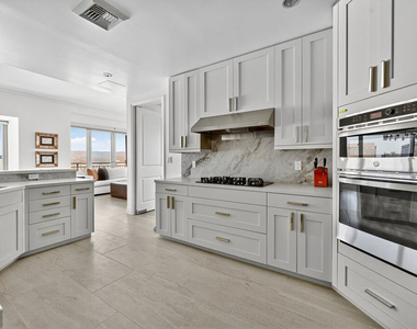 10727 Wilshire Boulevard - Photo Thumbnail 9