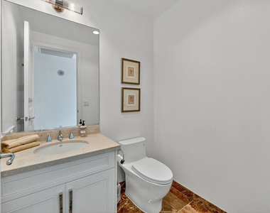 10727 Wilshire Boulevard - Photo Thumbnail 23