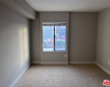 1040 Glendon Avenue - Photo Thumbnail 5