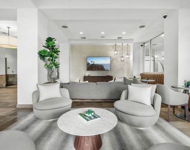 1040 Glendon Avenue - Photo Thumbnail 22