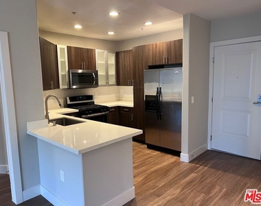 1040 Glendon Avenue - Photo Thumbnail 1