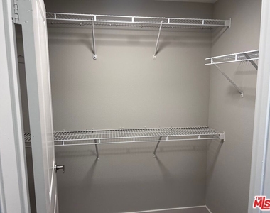 1040 Glendon Avenue - Photo Thumbnail 8