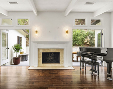 9541 Cedarbrook Drive - Photo Thumbnail 3