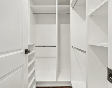 9541 Cedarbrook Drive - Photo Thumbnail 17