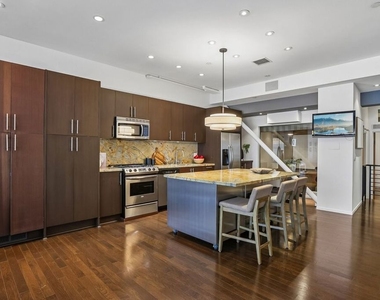 1645 N Vine Street - Photo Thumbnail 20