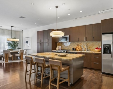 1645 N Vine Street - Photo Thumbnail 22