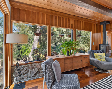 1738 Topanga Skyline Drive - Photo Thumbnail 6