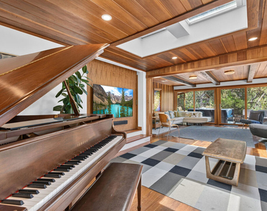 1738 Topanga Skyline Drive - Photo Thumbnail 13