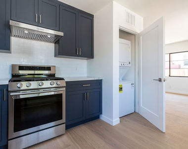 3304 1/2 Casitas Avenue - Photo Thumbnail 8