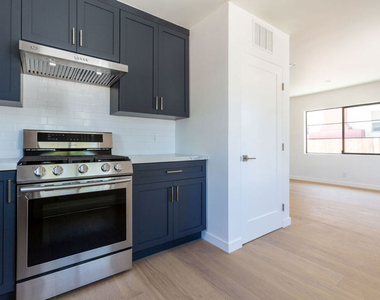 3304 1/2 Casitas Avenue - Photo Thumbnail 7