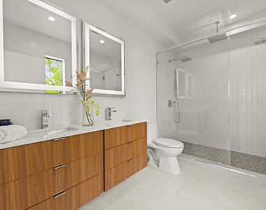 1221 N Detroit Street - Photo Thumbnail 12
