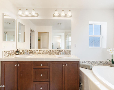 1513 Silver Shadow Drive - Photo Thumbnail 15
