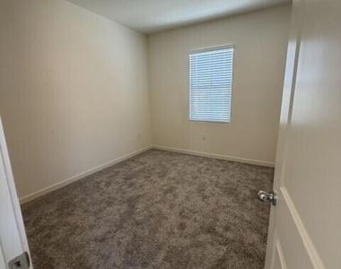 42491 Aruba Court - Photo Thumbnail 17