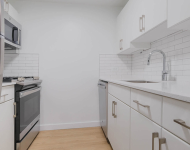 400 West 37th St - Photo Thumbnail 62