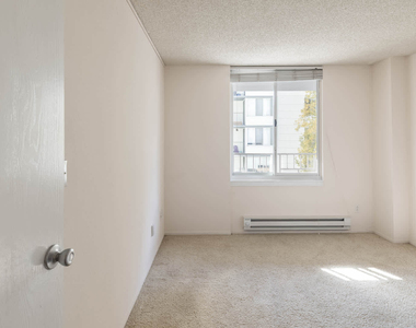 One Saint Francis Pl. - Photo Thumbnail 31