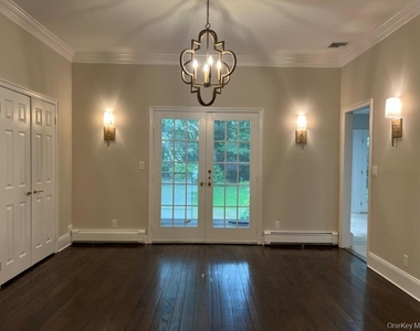23 Matinecock Farms Road - Photo Thumbnail 6