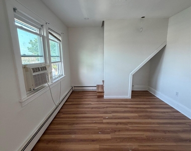 42 W Lincoln Avenue - Photo Thumbnail 4