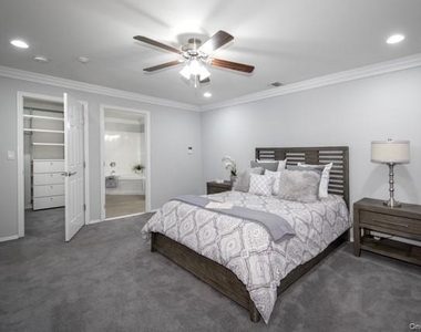 265 Village Green Drive - Photo Thumbnail 7
