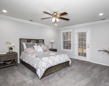 265 Village Green Drive - Photo Thumbnail 6