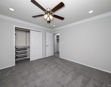 265 Village Green Drive - Photo Thumbnail 5