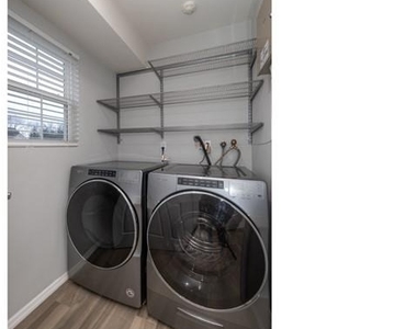 240 Village Green Drive - Photo Thumbnail 5